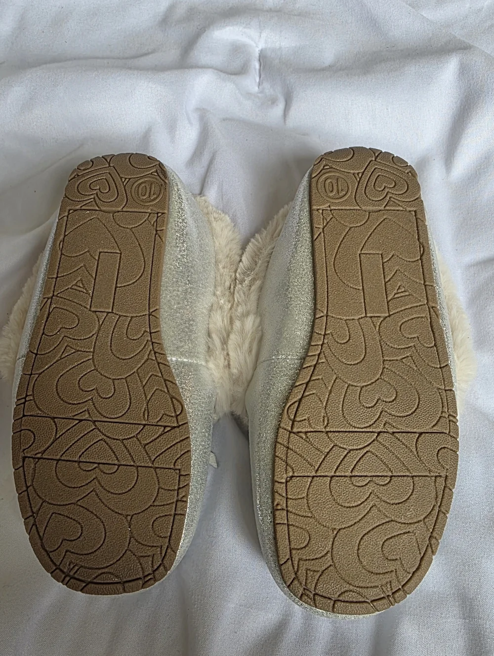 Target Toddler Girls Faux-Fur Silver Slip-On Hard Bottom Slippers Size 10 NWOT